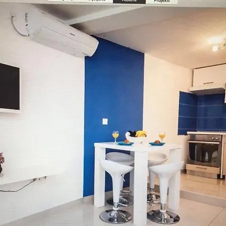 De Blue 3 *