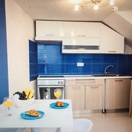 Apartment De Blue 3